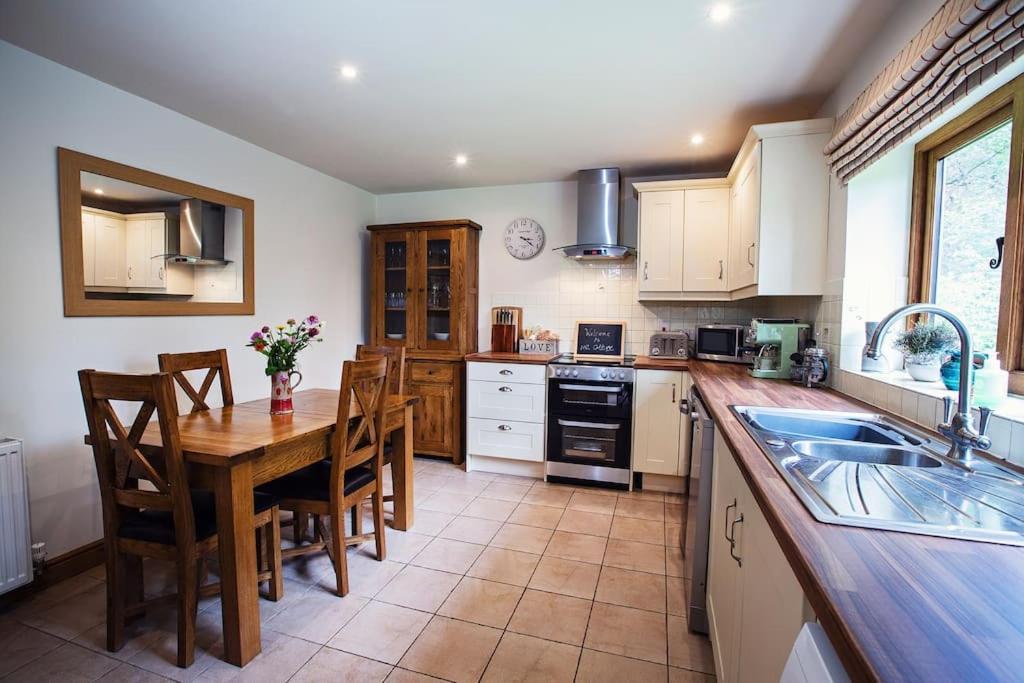 Cabalva Mill Cottage - Very Private And With Views Over The River Wye Clifford Екстериор снимка